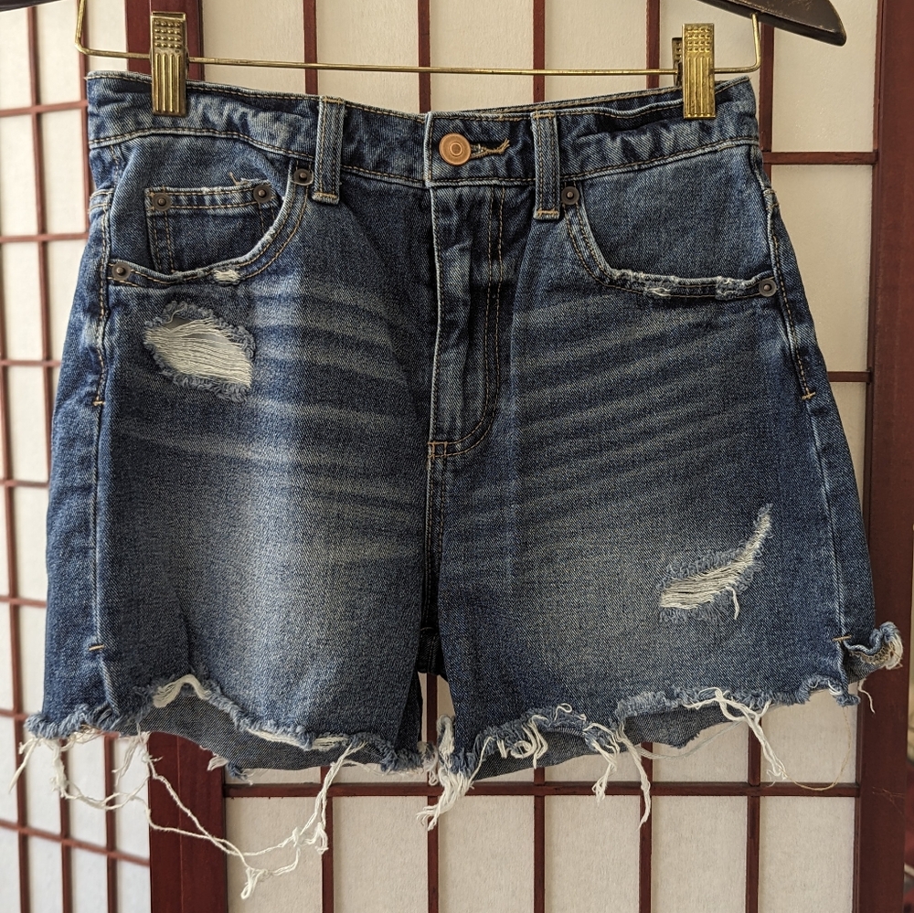 NO BOUNDARIES Denim Distressed Jean shorts NWOT
